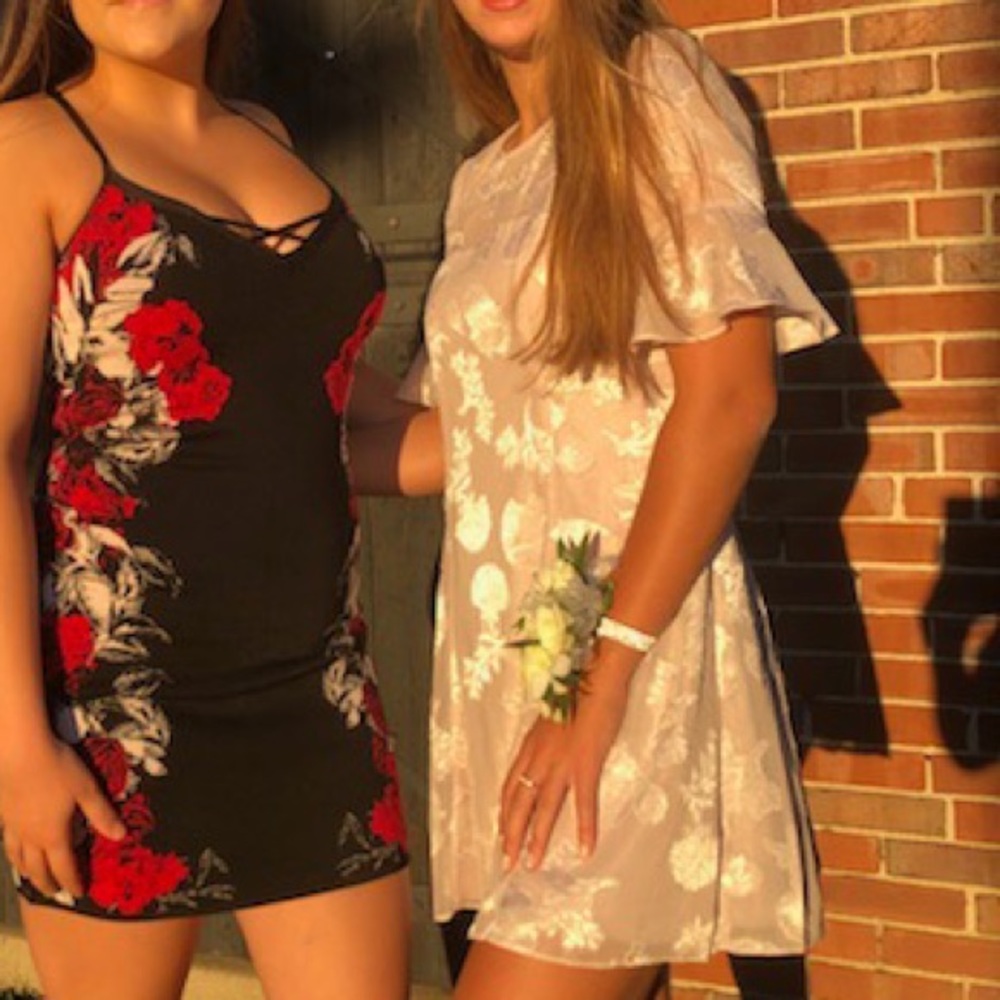 Lulus Homecoming dress